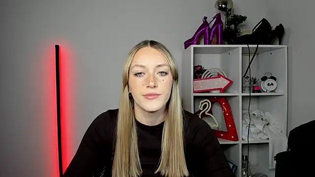 EvelynBlond online show from 04-29-26, 12:31