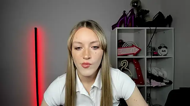 EvelynBlond online show from 04-30-26, 12:33