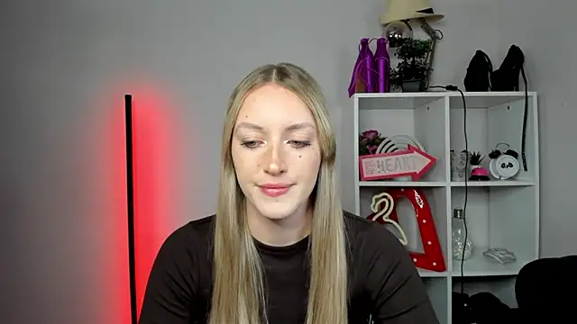 EvelynBlond online show from 05-15-26, 05:25