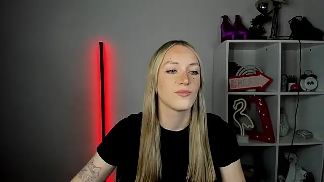 EvelynBlond online show from 06-15-26, 12:40