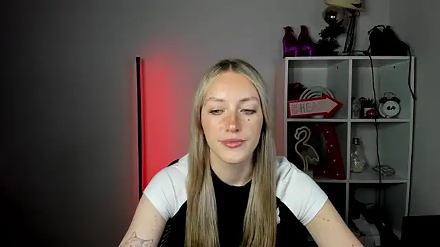 EvelynBlond online show from 06-19-26, 12:42
