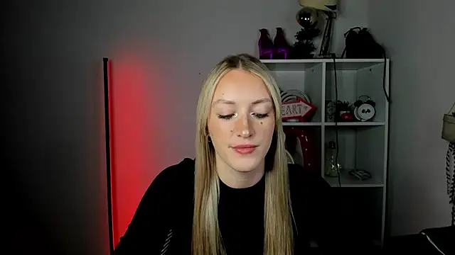 EvelynBlond online show from 06-23-26, 10:24