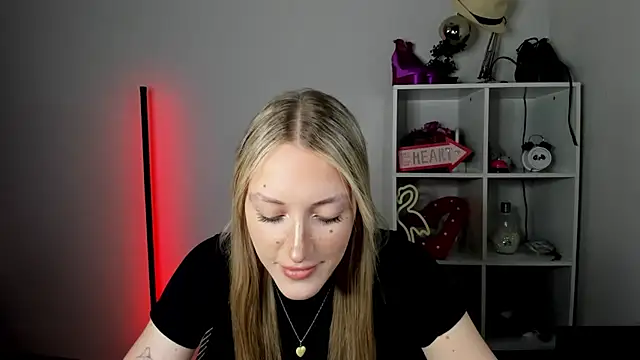 EvelynBlond online show from 06-30-26, 12:39