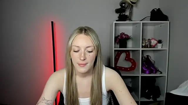 EvelynBlond online show from 07-09-26, 12:42