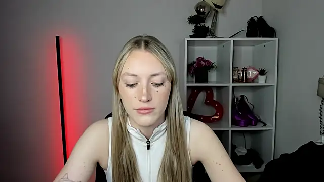 EvelynBlond online show from 07-14-26, 02:01