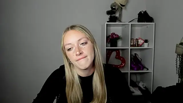 EvelynBlond online show from 07-16-26, 12:33