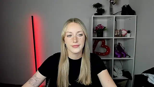 EvelynBlond online show from 07-20-26, 12:29