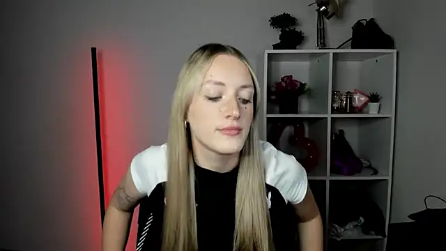 EvelynBlond online show from 07-23-26, 12:58