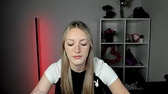 EvelynBlond online show from 07-24-26, 10:35