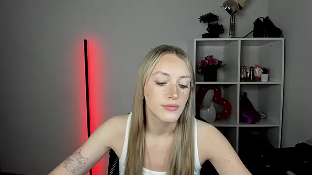 EvelynBlond online show from 07-30-26, 12:48