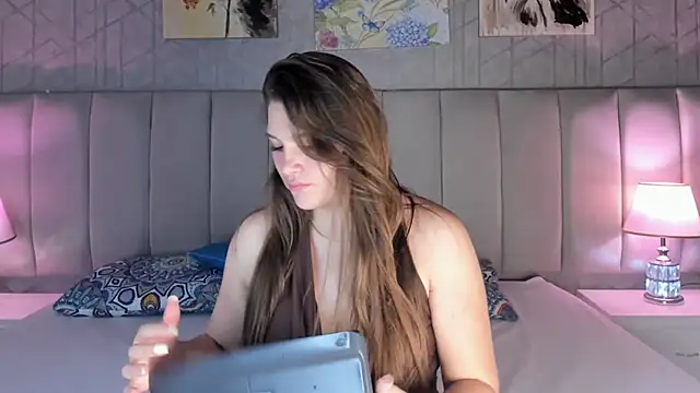 LiiaVelvet online show from 04-19-26, 06:43