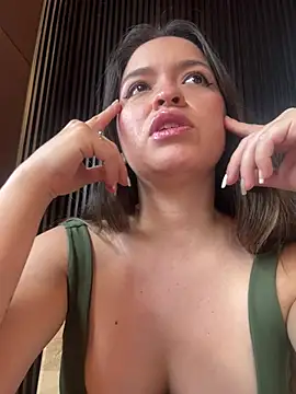 Snapshot of Little__Danni1 chatting on 01-17-26, 09:40 Little Danni1 online show from 01-17-26, 09:40