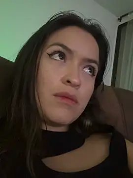 Snapshot of Little__Danni1 chatting on 02-20-26, 04:20 Little Danni1 online show from 02-20-26, 04:20