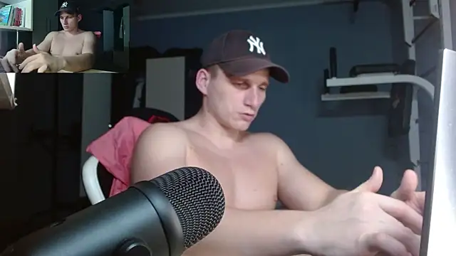 Snapshot of Poliglotjoe1 chatting on 12-19-25, 12:50 Poliglotjoe1 online show from 12-19-25, 12:50