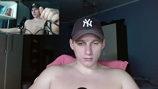 Snapshot of Poliglotjoe1 chatting on 12-22-25, 09:12 Poliglotjoe1 online show from 12-22-25, 09:12