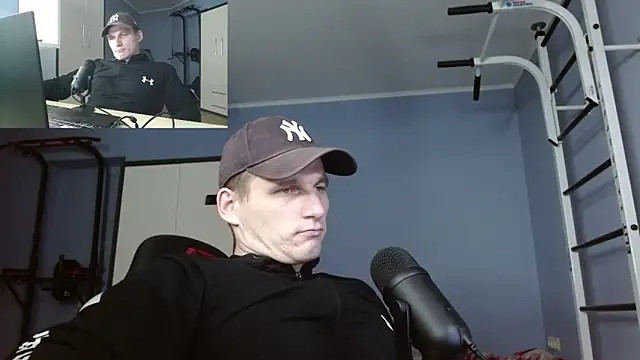 Snapshot of Poliglotjoe1 chatting on 01-06-26, 02:54 Poliglotjoe1 online show from 01-06-26, 02:54