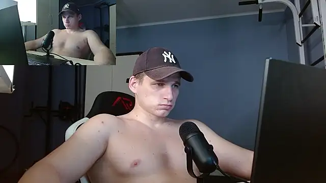 Snapshot of Poliglotjoe1 chatting on 01-08-26, 02:52 Poliglotjoe1 online show from 01-08-26, 02:52