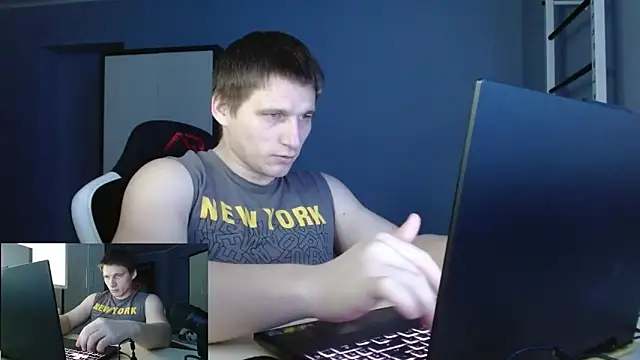 Snapshot of Poliglotjoe1 chatting on 02-14-26, 01:30 Poliglotjoe1 online show from 02-14-26, 01:30