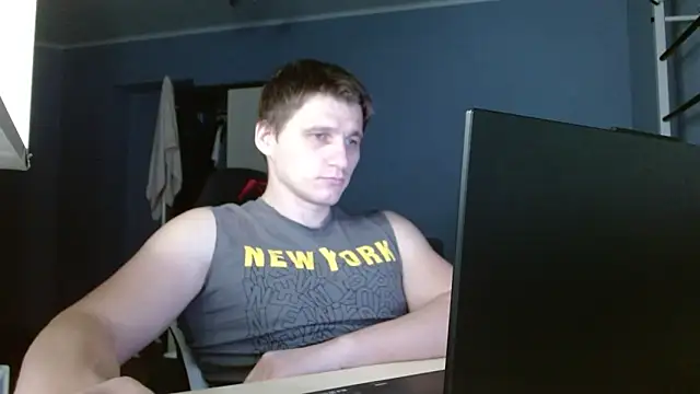 Snapshot of Poliglotjoe1 chatting on 02-15-26, 01:35 Poliglotjoe1 online show from 02-15-26, 01:35