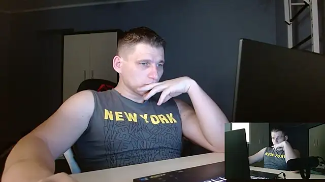 Snapshot of Poliglotjoe1 chatting on 02-20-26, 07:47 Poliglotjoe1 online show from 02-20-26, 07:47