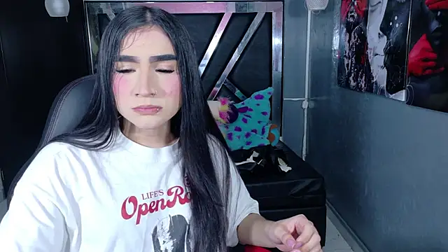 Evangeline Star1 online show from 11-27-25, 08:11