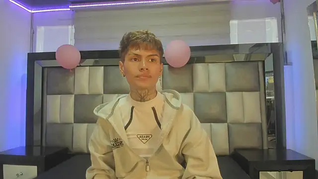 Snapshot of damian_js chatting on 11-25-25, 08:09 damian js online show from 11-25-25, 08:09