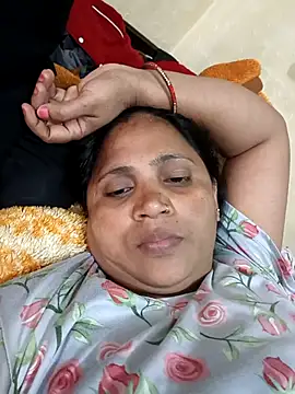 Snapshot of luxneha chatting on 11-20-25, 07:41 luxneha online show from 11-20-25, 07:41