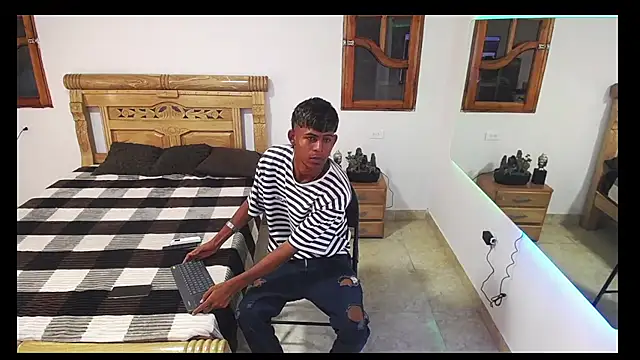 black boy22  online show from 11-23-25, 02:44