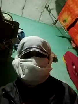 Snapshot of Xxx_suhana chatting on 12-15-25, 04:55 Xxx suhana online show from 12-15-25, 04:55