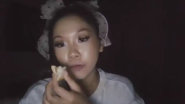 cryptokimgirl online show from 03-12-26, 12:11