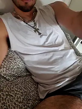 Snapshot of Auron_merrow chatting on 04-01-26, 11:11 Auron merrow online show from 04-01-26, 11:11