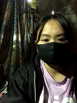 Snapshot of dovia-ba chatting on 11-22-25, 12:53 dovia-ba online show from 11-22-25, 12:53