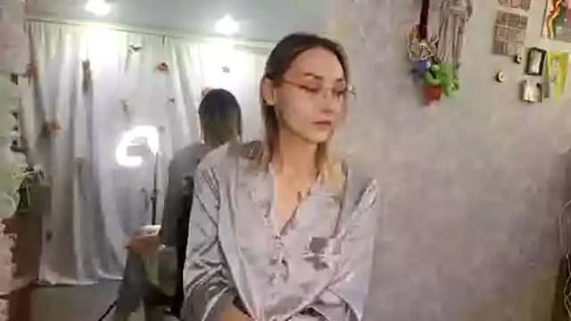 Snapshot of MistieSchorn chatting on 11-20-25, 01:00 MistieSchorn online show from 11-20-25, 01:00