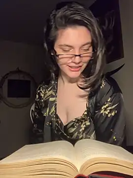 Snapshot of Kora_Kat chatting on 11-25-25, 08:03 Kora Kat online show from 11-25-25, 08:03