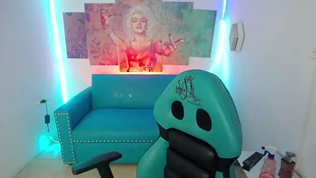 emmily m1  online show from 12-04-25, 03:05