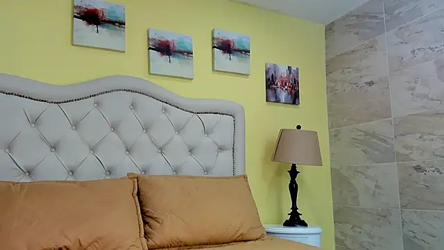 molly madisson  online show from 12-04-25, 05:43