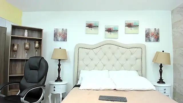 Snapshot of molly_madisson_ chatting on 02-11-26, 12:32 molly madisson online show from 02-11-26, 12:32