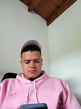 Snapshot of Teo_Vanegass chatting on 11-21-25, 02:49 Teo Vanegass online show from 11-21-25, 02:49