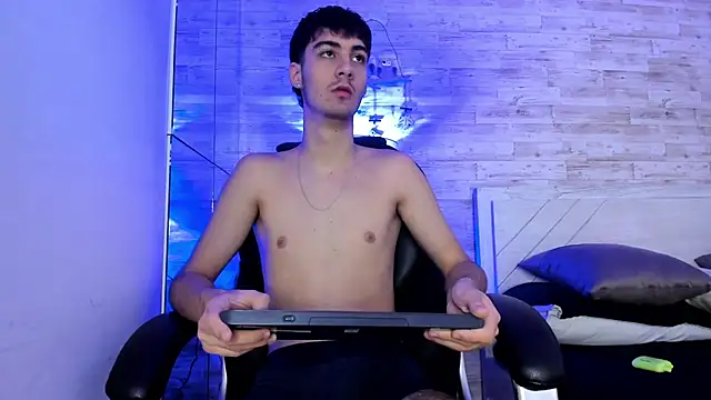 Emir Ozan  online show from 12-03-25, 11:08