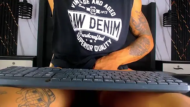 Hot Latino x online show from 03-11-26, 07:42