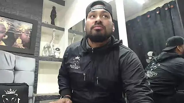 Snapshot of Liam_hairy chatting on 11-29-25, 02:58 Liam hairy online show from 11-29-25, 02:58