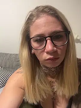 Snapshot of Antoniia69 chatting on 11-27-25, 10:34 Antoniia69 online show from 11-27-25, 10:34