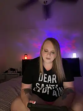 Snapshot of AllieRose94 chatting on 12-02-25, 04:29 AllieRose94 online show from 12-02-25, 04:29