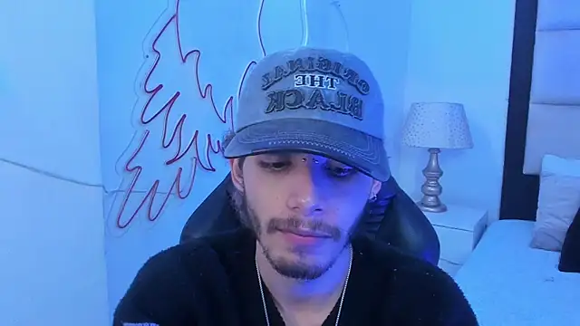 Snapshot of JojoBraando chatting on 01-11-26, 05:34 JojoBraando online show from 01-11-26, 05:34