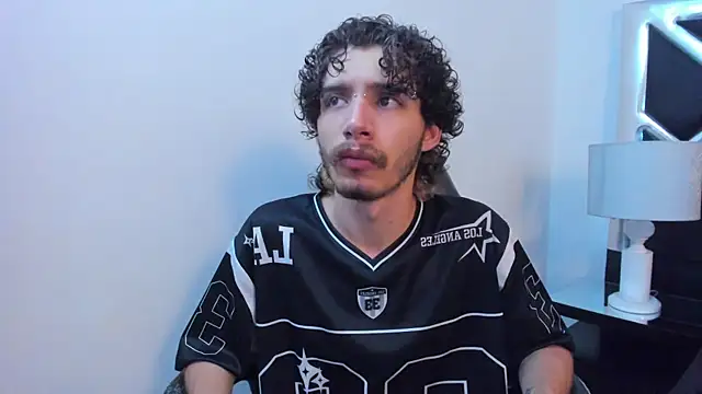 Snapshot of JojoBraando chatting on 04-09-26, 12:21 JojoBraando online show from 04-09-26, 12:21