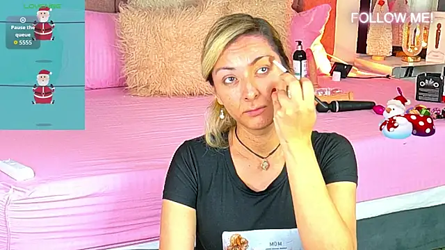 Lunitaa Diva online show from 12-22-25, 02:36