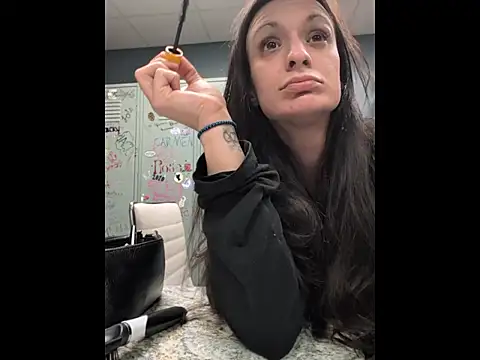 Snapshot of LexiLuxi chatting on 01-09-26, 10:22 LexiLuxi online show from 01-09-26, 10:22