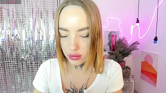 Snapshot of MarquiseMuse chatting on 12-02-25, 09:58 MarquiseMuse online show from 12-02-25, 09:58