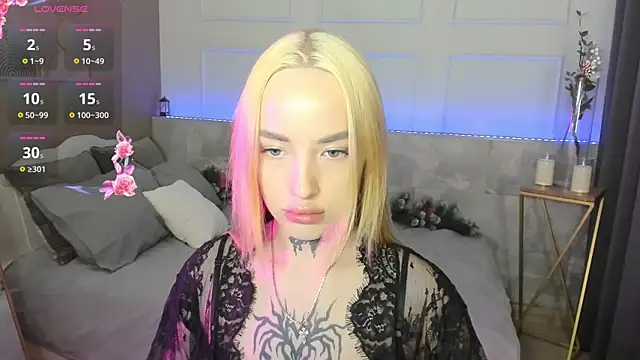 Snapshot of MarquiseMuse chatting on 12-21-25, 05:58 MarquiseMuse online show from 12-21-25, 05:58