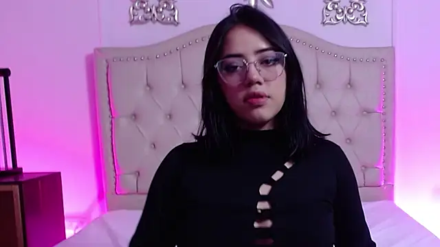 Lia Lean online show from 11-29-25, 11:24